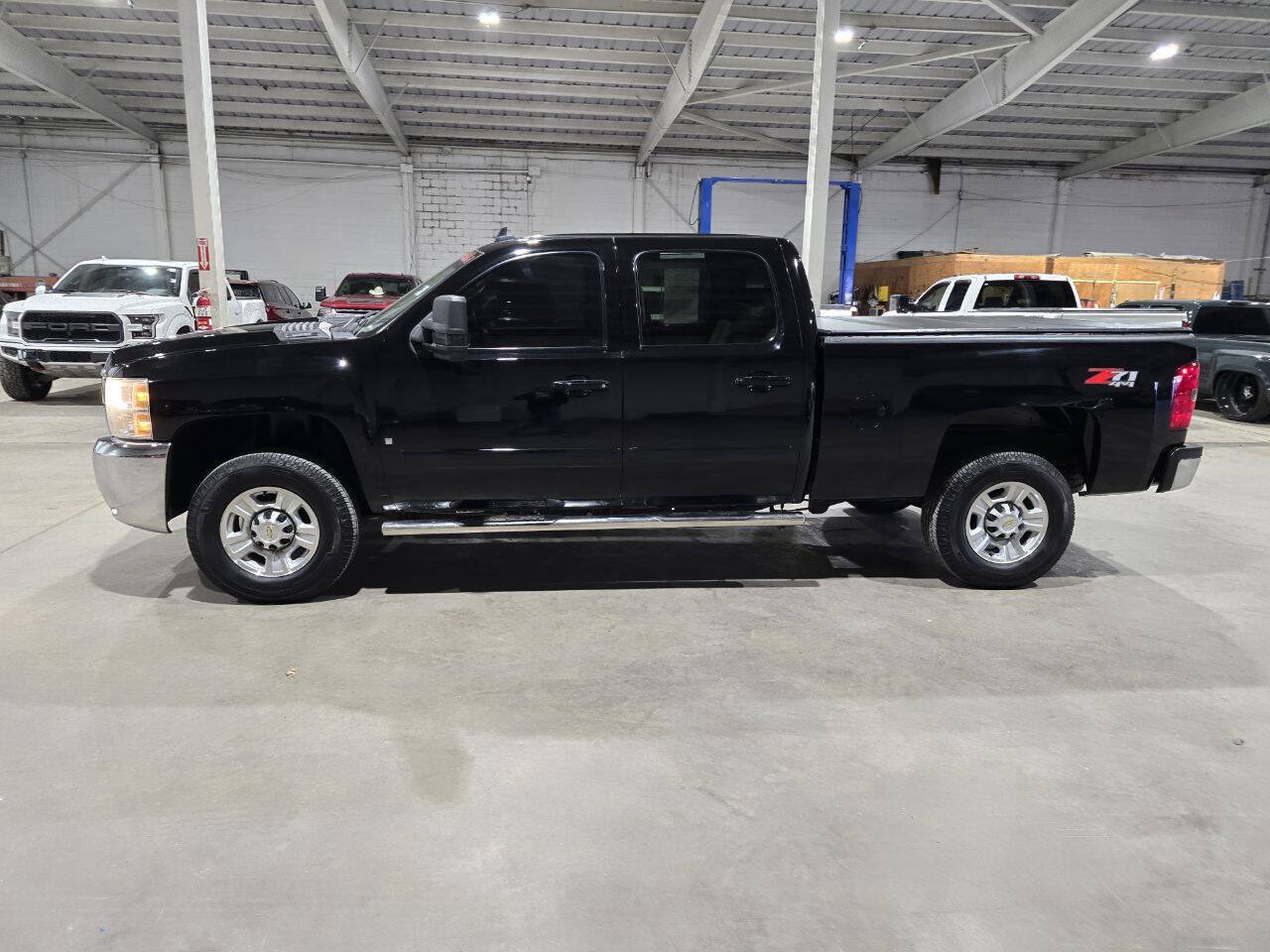 Used 2008 Chevrolet Silverado 2500 LTZ w/ Suspension Package, Off-Road AWD/4WD image 5