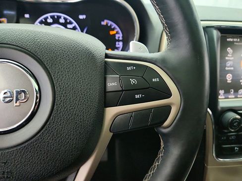 Used 2017 Jeep Grand Cherokee Limited AWD/4WD image 24