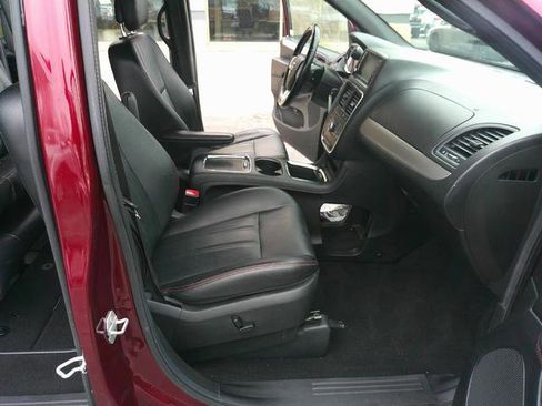 Used 2018 Dodge Grand Caravan GT image 6