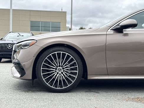 New 2026 Mercedes-Benz E 350 4MATIC Sedan image 9