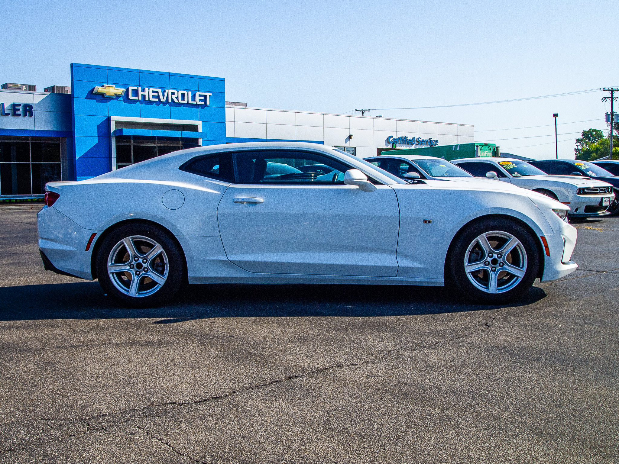 Used 2023 Chevrolet Camaro LT RWD image 8