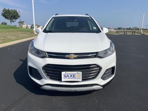 Used 2019 Chevrolet Trax LT w/ LT Convenience Package FWD image 8