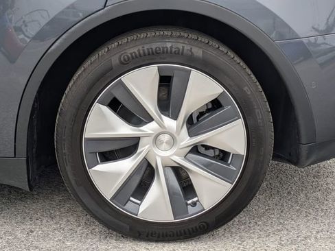 Used 2021 Tesla Model Y Long Range AWD/4WD image 11