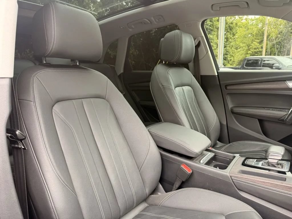 Used 2021 Audi Q5 2.0T Premium Plus w/ Premium Plus Package AWD/4WD image 12