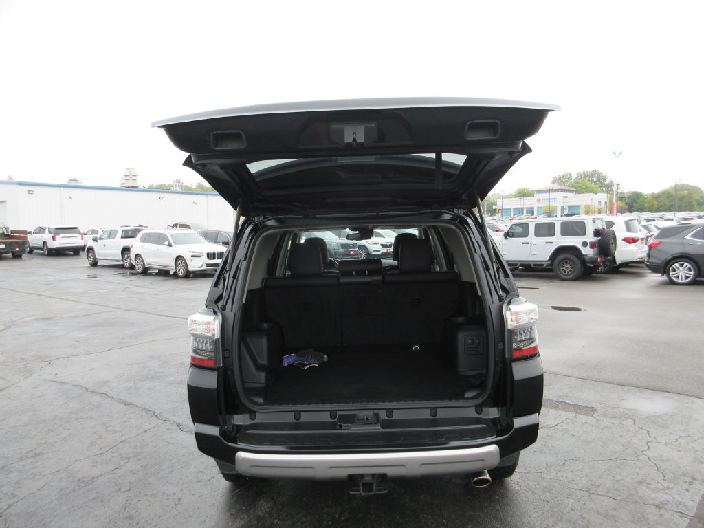 Used 2021 Toyota 4Runner TRD Off-Road Premium AWD/4WD image 8