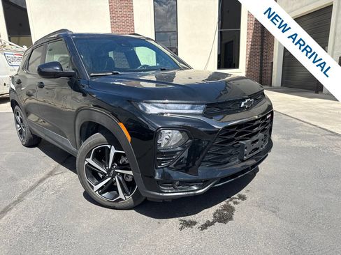 Used 2021 Chevrolet TrailBlazer RS w/ Technology Package FWD image 1