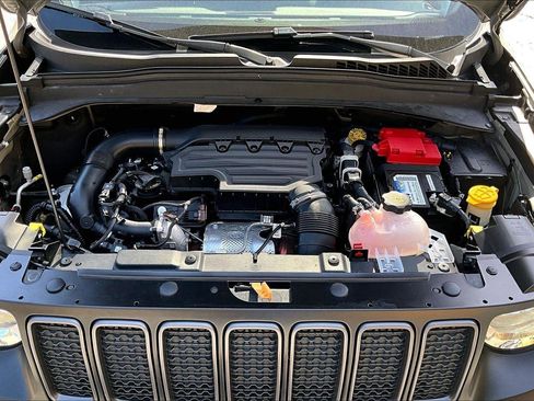 Certified 2022 Jeep Renegade Trailhawk w/ Sun/Sound Group AWD/4WD image 11