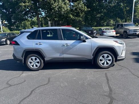 Used 2024 Toyota RAV4 LE FWD image 7