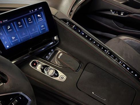 Used 2024 Chevrolet Corvette Stingray Premium Cpe w/ Z51 Performance Package RWD image 5