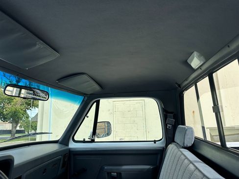 Used 1991 Dodge D/W Truck 250 image 35