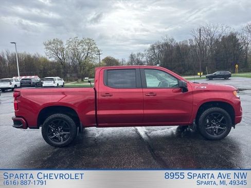 Used 2022 Chevrolet Silverado 1500 RST image 2
