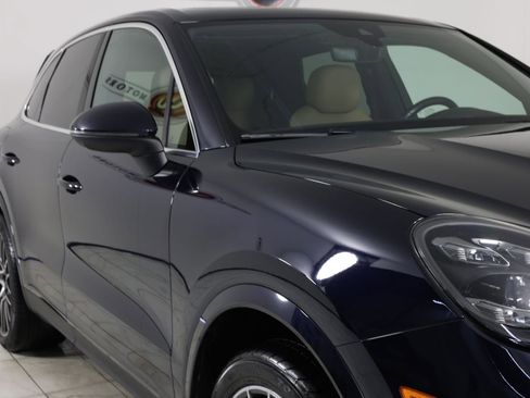 Used 2021 Porsche Cayenne AWD/4WD image 38