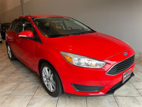 Used 2015 Ford Focus SE FWD image 4