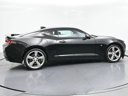 Used 2018 Chevrolet Camaro SS RWD image 8