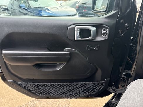 Used 2021 Jeep Gladiator Sport image 27