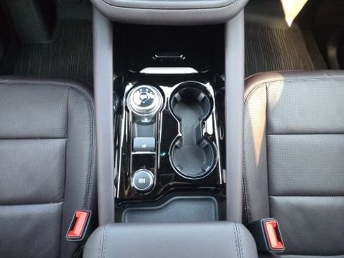 Used 2025 Ford Explorer Platinum w/ Ultimate Package image 41