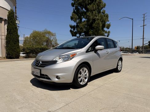 Used 2015 Nissan Versa Note FWD image 2