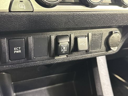 Used 2021 Toyota Tacoma SR5 RWD image 42