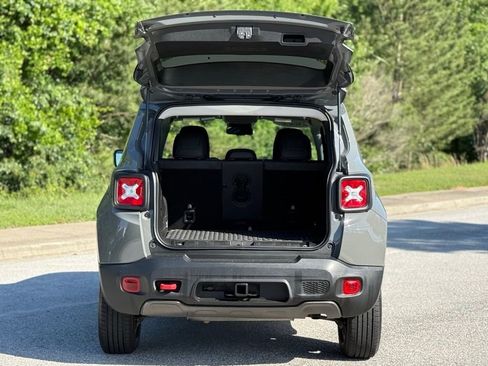 Used 2022 Jeep Renegade Trailhawk w/ Trailer Tow Group AWD/4WD image 17