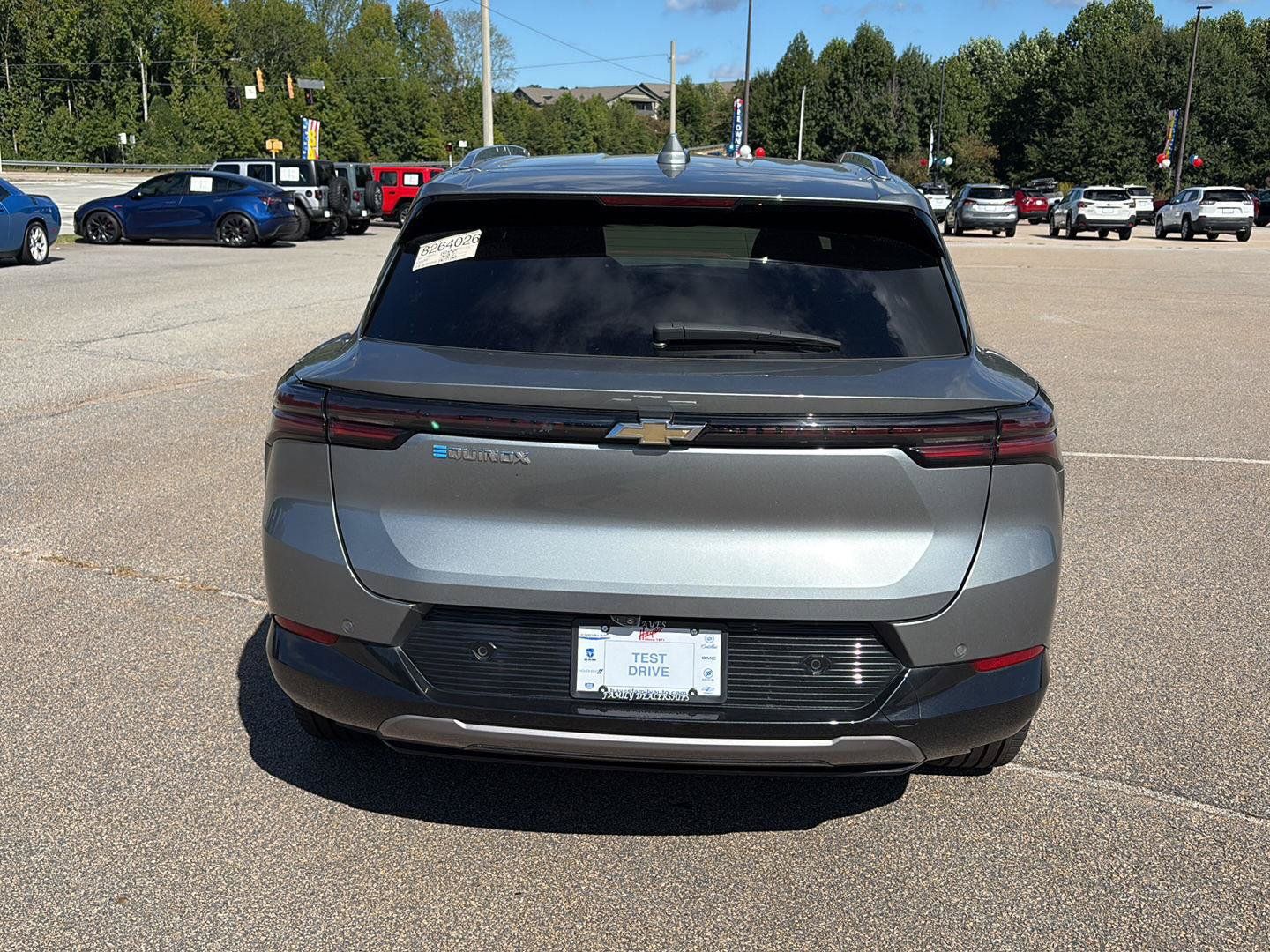Used 2024 Chevrolet Equinox EV LT FWD image 4