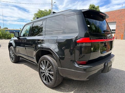 Used 2025 Lexus GX 550 w/ Accessory Package (2T) AWD/4WD image 4