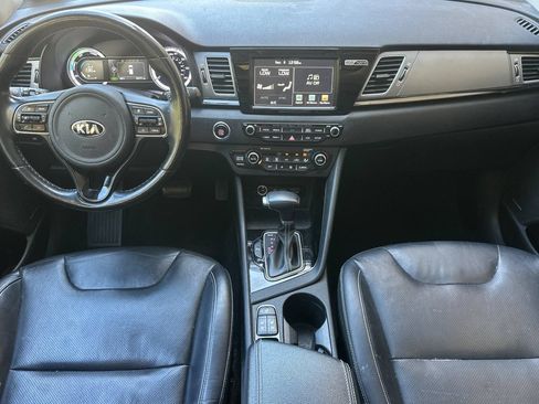 Used 2017 Kia Niro Touring FWD image 16