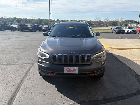 Used 2019 Jeep Cherokee Trailhawk w/ Cold Weather Group AWD/4WD image 3