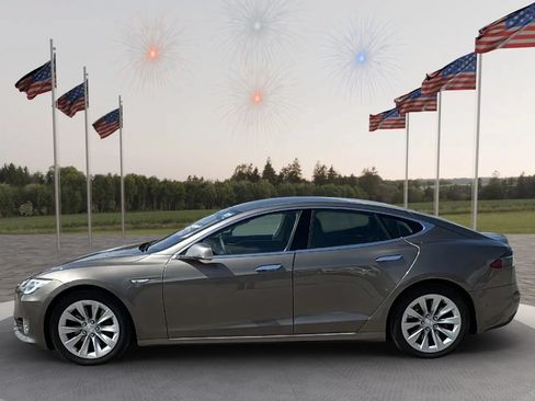 Used 2016 Tesla Model S 60 RWD image 6