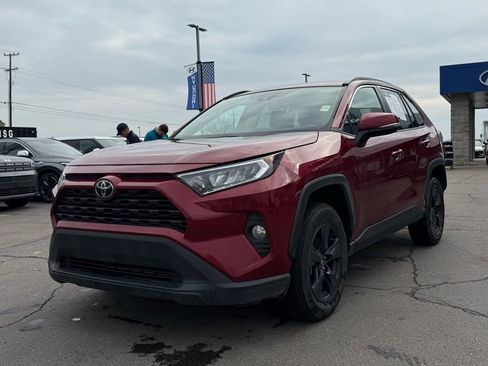 Used 2021 Toyota RAV4 XLE image 3
