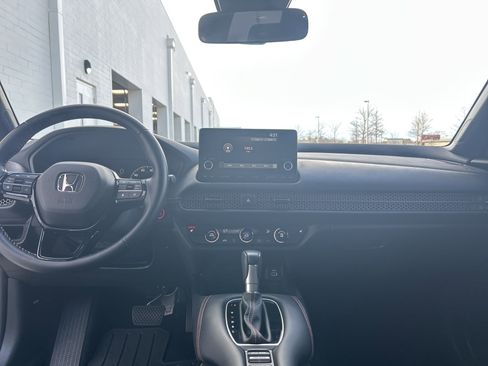 Certified 2025 Honda HR-V Sport image 29