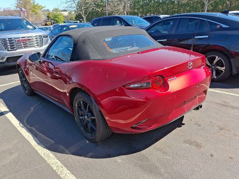 Used 2021 MAZDA MX-5 Miata Sport image 4