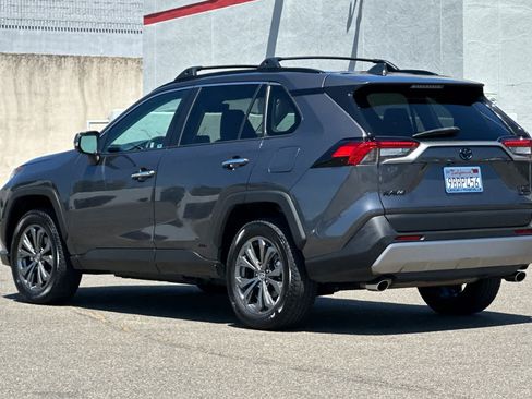 Used 2022 Toyota RAV4 Limited AWD/4WD image 7