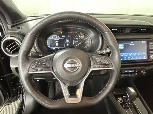 Used 2024 Nissan Kicks SR w/ SR Premium Package FWD image 14