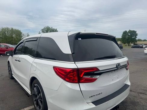 Used 2024 Honda Odyssey Elite image 4