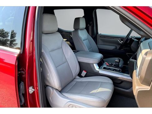 Used 2024 Chevrolet Silverado 1500 LTZ w/ LTZ Convenience Package II AWD/4WD image 30
