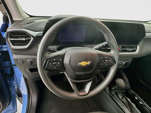 Used 2024 Chevrolet TrailBlazer LS w/ LS Convenience Package FWD image 12