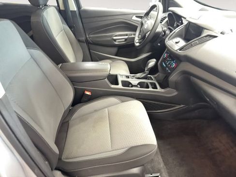 Used 2019 Ford Escape SE FWD image 4