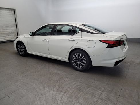 Used 2023 Nissan Altima 2.5 SV image 3