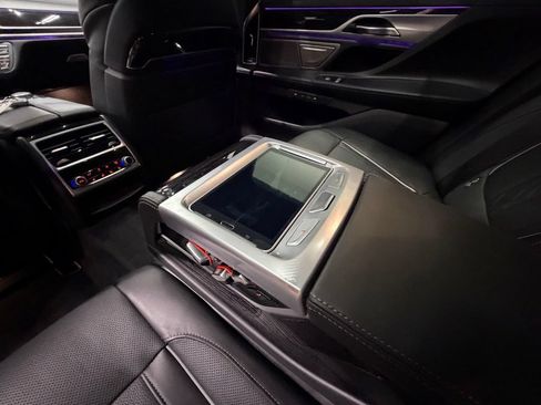 Used 2020 BMW 750i xDrive w/ Luxury Rear Seating Package AWD/4WD image 42