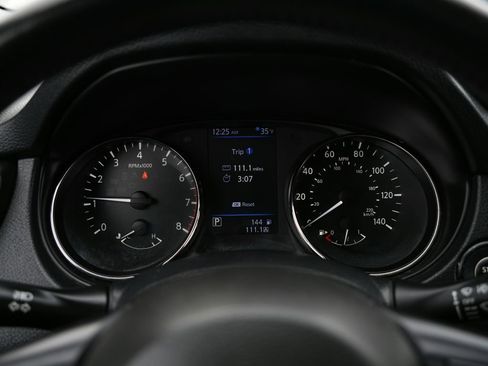 Used 2019 Nissan Rogue SV image 12