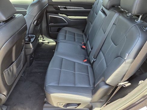 Certified 2025 Kia Telluride SX FWD image 13