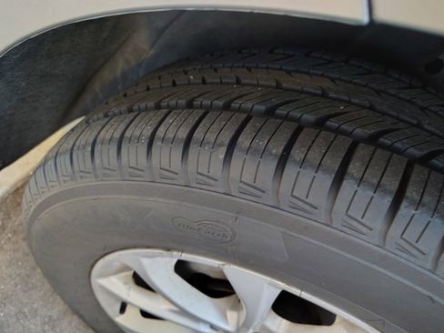 Used 2019 Chevrolet Equinox LT image 8