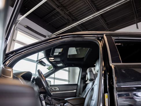 Used 2018 Ford Explorer Limited AWD/4WD image 12