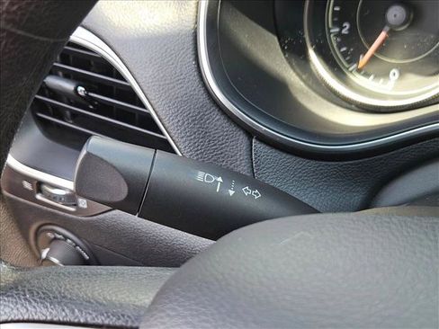 Used 2019 Jeep Cherokee Latitude w/ Popular Appearance Group FWD image 13
