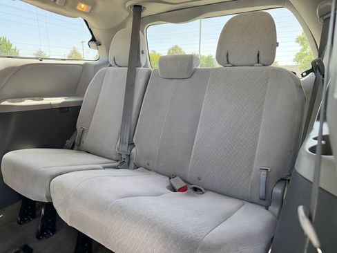 Used 2017 Toyota Sienna LE w/ Protection Package FWD image 25