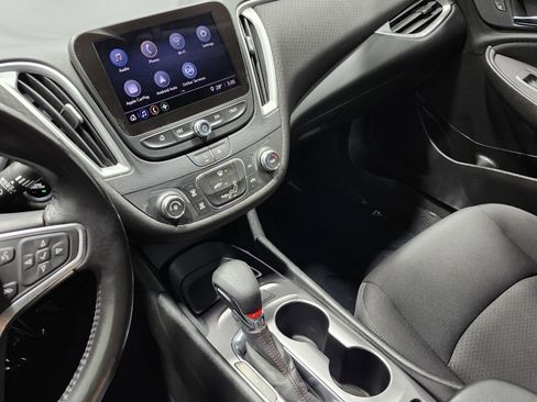 Used 2022 Chevrolet Malibu RS image 28