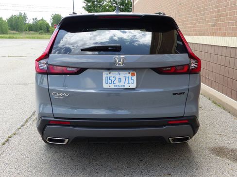 Used 2025 Honda CR-V Sport image 8