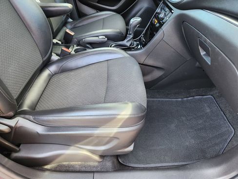 Used 2022 Buick Encore Preferred w/ Safety Package image 14