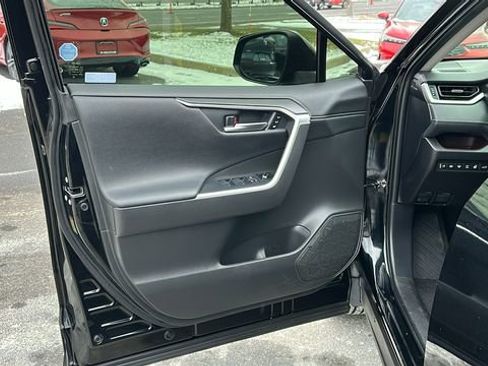 Used 2021 Toyota RAV4 Limited image 8