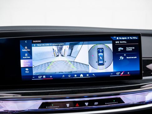 Used 2025 BMW 740i xDrive w/ Premium Package AWD/4WD image 26